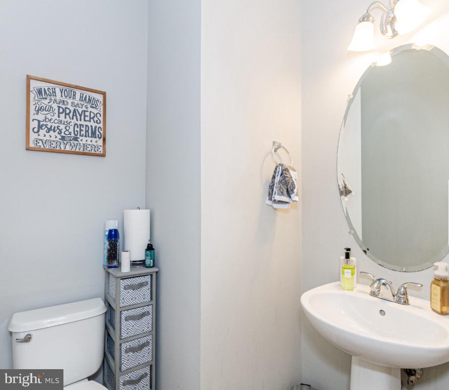 45518 LAKEMONT SQ, STERLING, Virginia 20165, 3 Bedrooms Bedrooms, 13 Rooms Rooms,3 BathroomsBathrooms,Residential,For sale,45518 LAKEMONT SQ,VALO2104782 MLS # VALO2104782