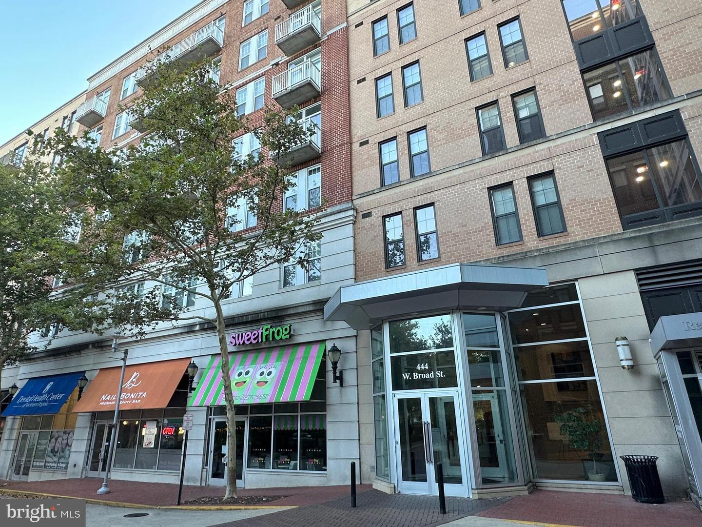 444 W BROAD ST W #403, FALLS CHURCH, Virginia 22046, 2 Bedrooms Bedrooms, ,2 BathroomsBathrooms,Residential,For sale,444 W BROAD ST W #403,VAFA2003220 MLS # VAFA2003220
