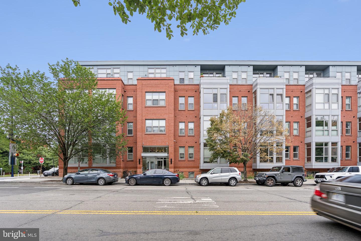 900 11TH ST SE #106, WASHINGTON, District Of Columbia 20003, 1 Bedroom Bedrooms, ,1 BathroomBathrooms,Residential,For sale,900 11TH ST SE #106,DCDC2215756 MLS # DCDC2215756