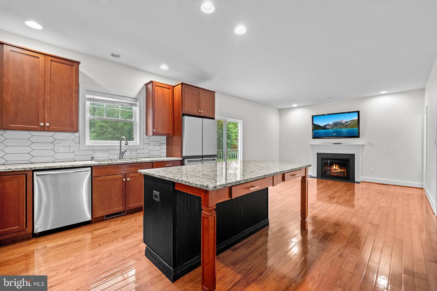 4101 HIGH POINT CT, ANNANDALE, Virginia 22003, 6 Bedrooms Bedrooms, ,4 BathroomsBathrooms,Residential,For sale,4101 HIGH POINT CT,VAFX2262246 MLS # VAFX2262246