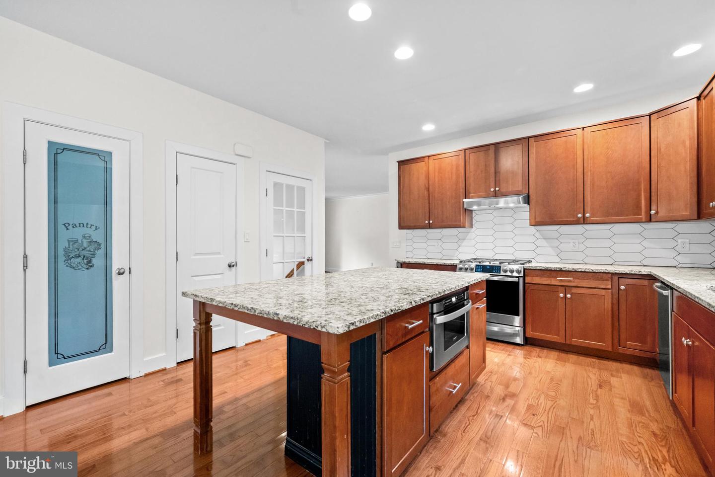 4101 HIGH POINT CT, ANNANDALE, Virginia 22003, 6 Bedrooms Bedrooms, ,4 BathroomsBathrooms,Residential,For sale,4101 HIGH POINT CT,VAFX2262246 MLS # VAFX2262246