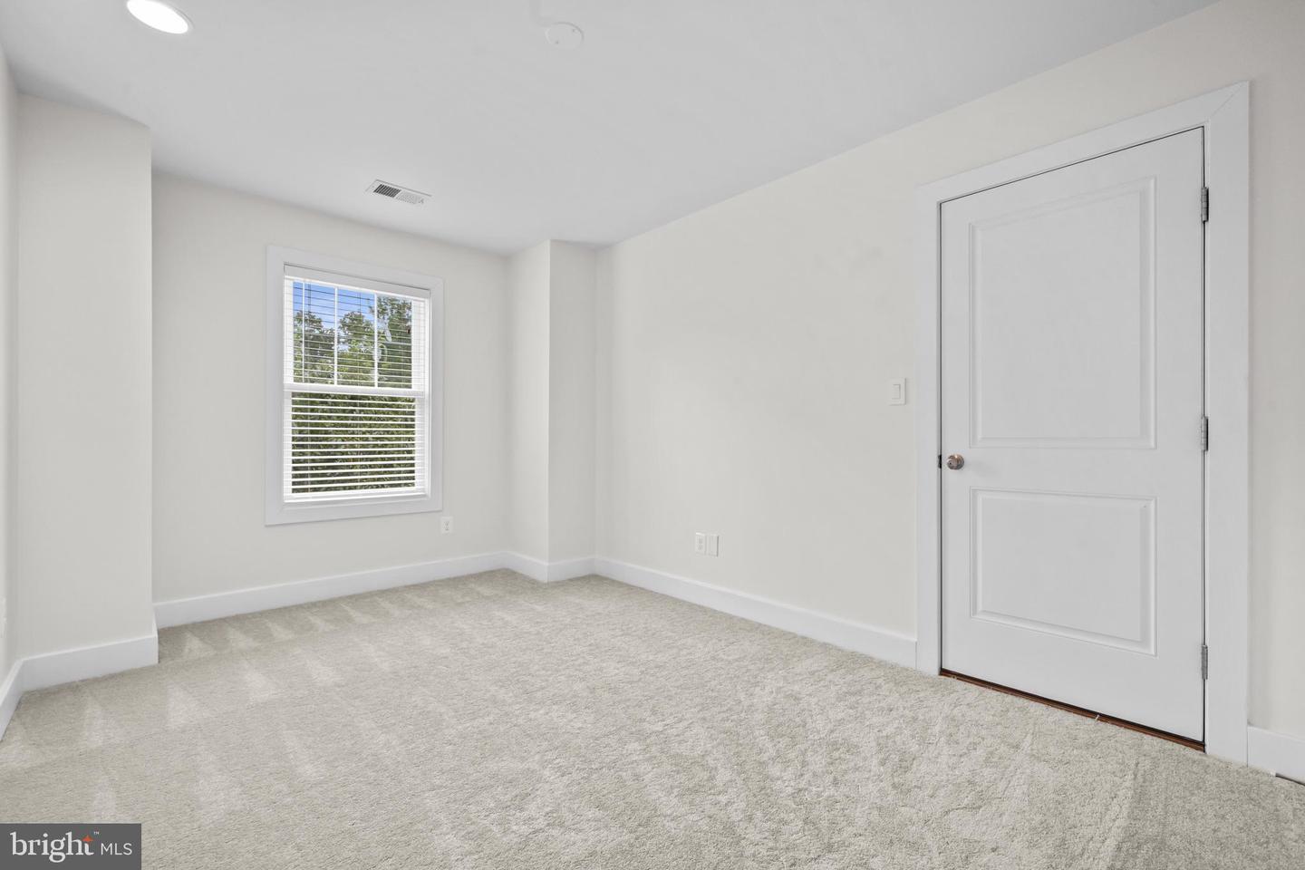 4101 HIGH POINT CT, ANNANDALE, Virginia 22003, 6 Bedrooms Bedrooms, ,4 BathroomsBathrooms,Residential,For sale,4101 HIGH POINT CT,VAFX2262246 MLS # VAFX2262246