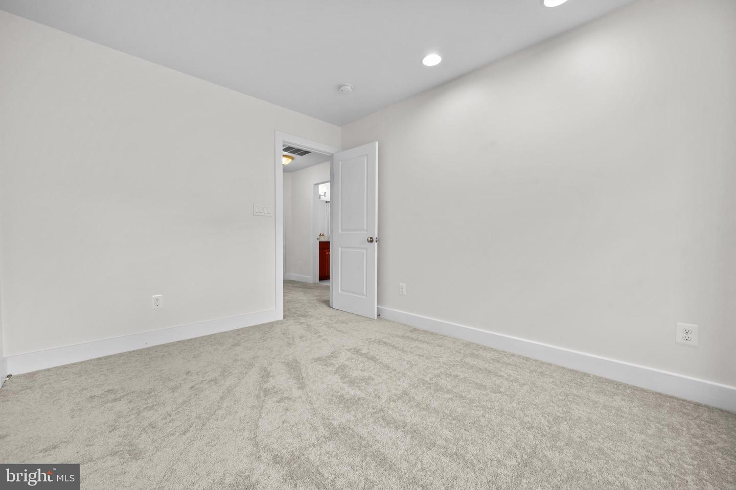 4101 HIGH POINT CT, ANNANDALE, Virginia 22003, 6 Bedrooms Bedrooms, ,4 BathroomsBathrooms,Residential,For sale,4101 HIGH POINT CT,VAFX2262246 MLS # VAFX2262246