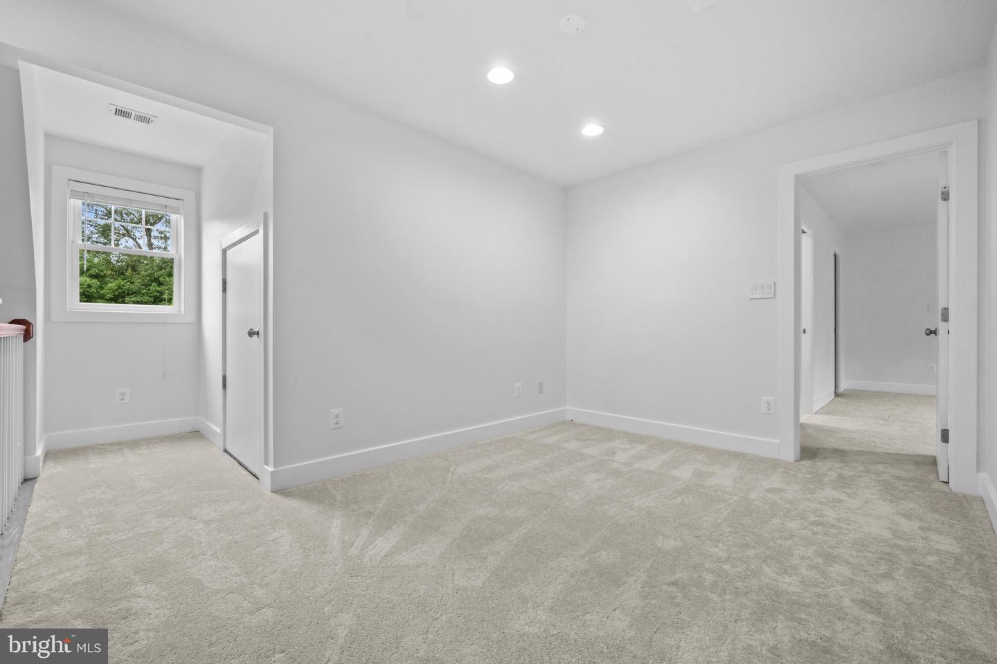 4101 HIGH POINT CT, ANNANDALE, Virginia 22003, 6 Bedrooms Bedrooms, ,4 BathroomsBathrooms,Residential,For sale,4101 HIGH POINT CT,VAFX2262246 MLS # VAFX2262246