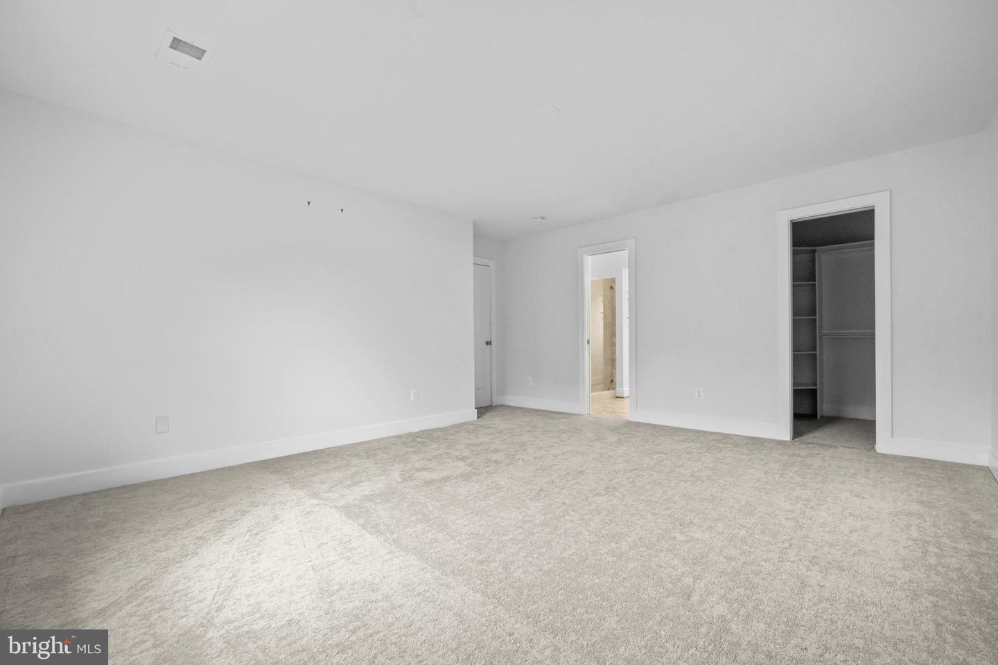 4101 HIGH POINT CT, ANNANDALE, Virginia 22003, 6 Bedrooms Bedrooms, ,4 BathroomsBathrooms,Residential,For sale,4101 HIGH POINT CT,VAFX2262246 MLS # VAFX2262246