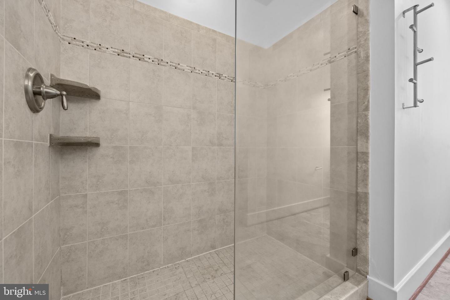 4101 HIGH POINT CT, ANNANDALE, Virginia 22003, 6 Bedrooms Bedrooms, ,4 BathroomsBathrooms,Residential,For sale,4101 HIGH POINT CT,VAFX2262246 MLS # VAFX2262246
