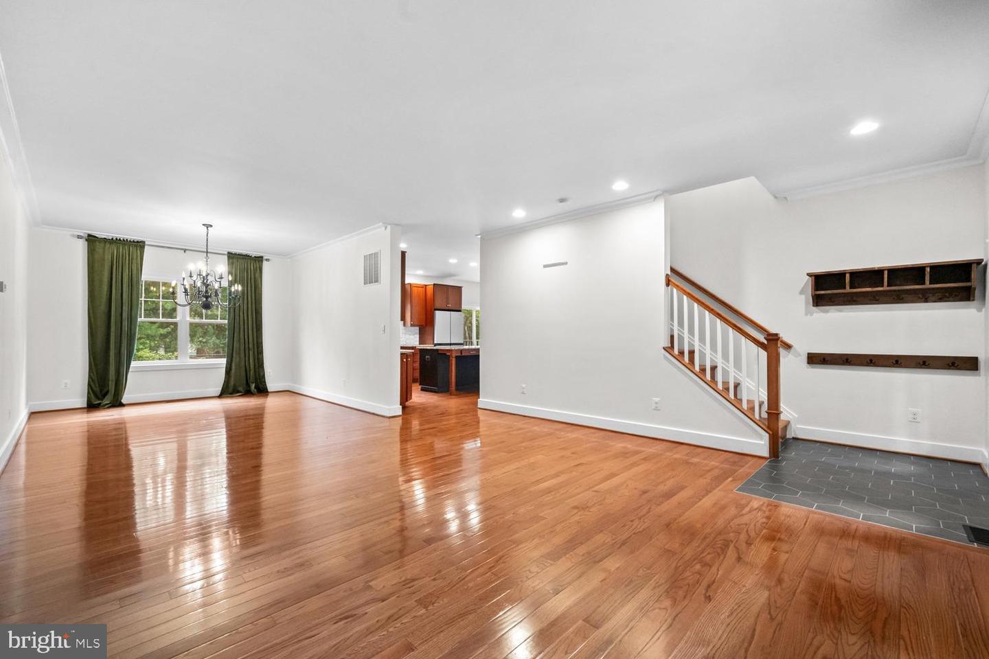 4101 HIGH POINT CT, ANNANDALE, Virginia 22003, 6 Bedrooms Bedrooms, ,4 BathroomsBathrooms,Residential,For sale,4101 HIGH POINT CT,VAFX2262246 MLS # VAFX2262246