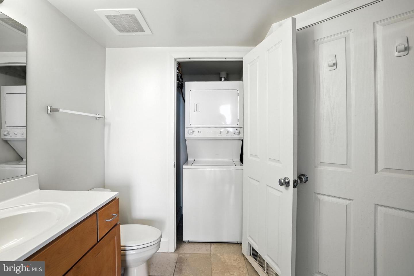 1205-NORTH GARFIELD ST #808, ARLINGTON, Virginia 22201, 2 Bedrooms Bedrooms, ,2 BathroomsBathrooms,Residential,For sale,1205-NORTH GARFIELD ST #808,VAAR2062474 MLS # VAAR2062474