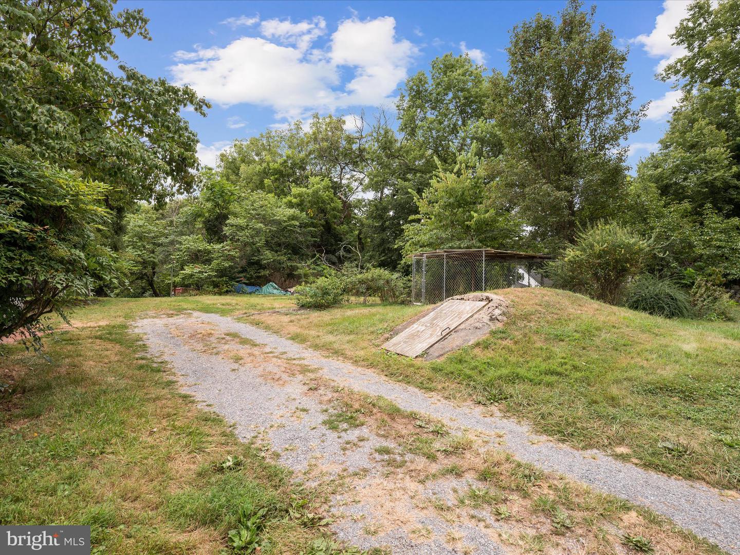 2050 CRUMS CHURCH RD, BERRYVILLE, Virginia 22611, 3 Bedrooms Bedrooms, ,2 BathroomsBathrooms,Residential,For sale,2050 CRUMS CHURCH RD,VACL2005982 MLS # VACL2005982