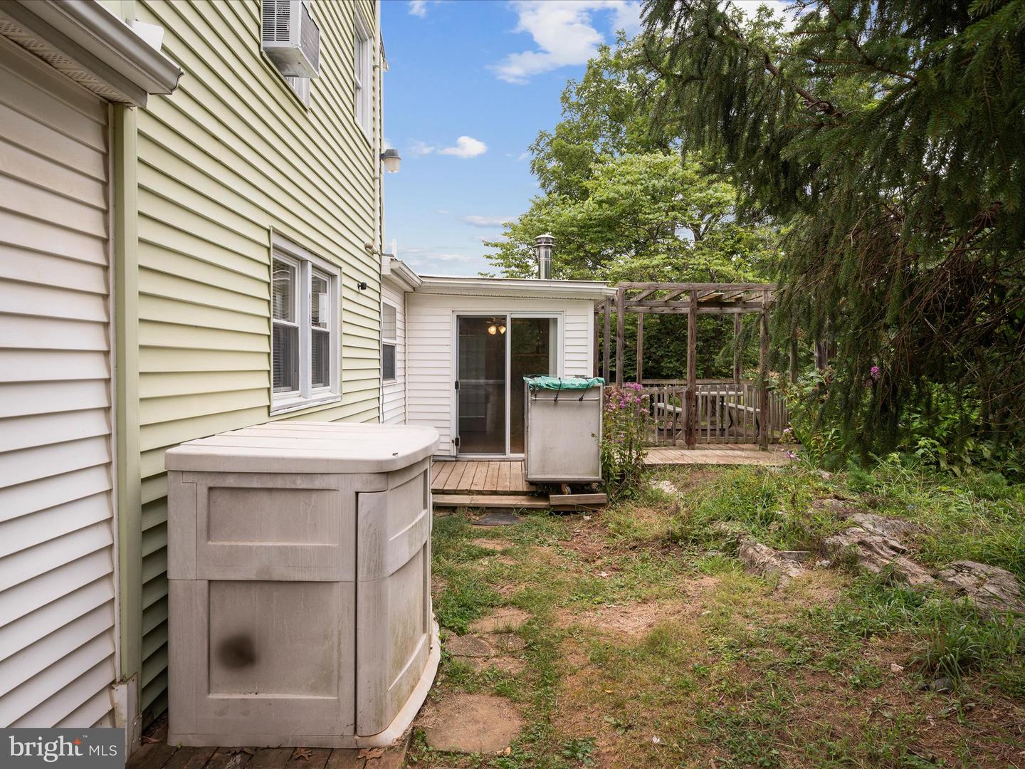 2050 CRUMS CHURCH RD, BERRYVILLE, Virginia 22611, 3 Bedrooms Bedrooms, ,2 BathroomsBathrooms,Residential,For sale,2050 CRUMS CHURCH RD,VACL2005982 MLS # VACL2005982