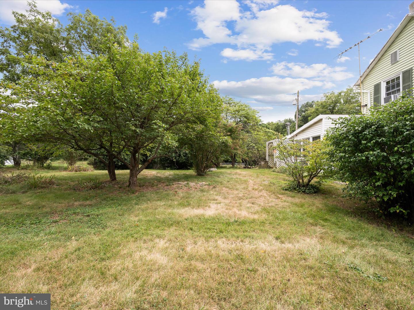 2050 CRUMS CHURCH RD, BERRYVILLE, Virginia 22611, 3 Bedrooms Bedrooms, ,2 BathroomsBathrooms,Residential,For sale,2050 CRUMS CHURCH RD,VACL2005982 MLS # VACL2005982