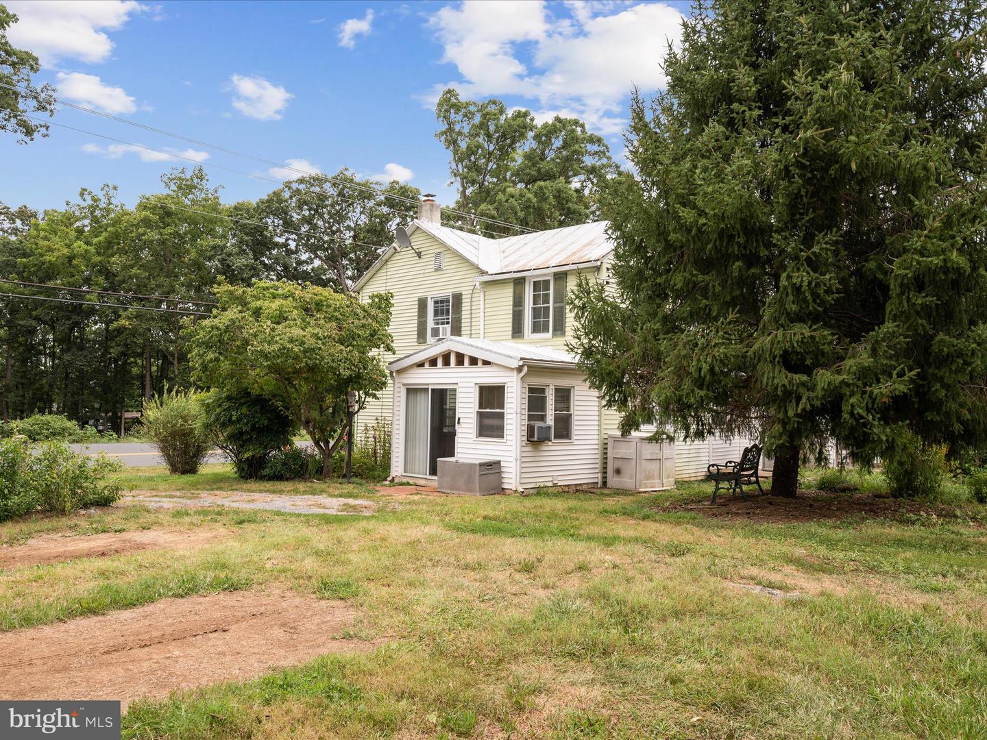 2050 CRUMS CHURCH RD, BERRYVILLE, Virginia 22611, 3 Bedrooms Bedrooms, ,2 BathroomsBathrooms,Residential,For sale,2050 CRUMS CHURCH RD,VACL2005982 MLS # VACL2005982