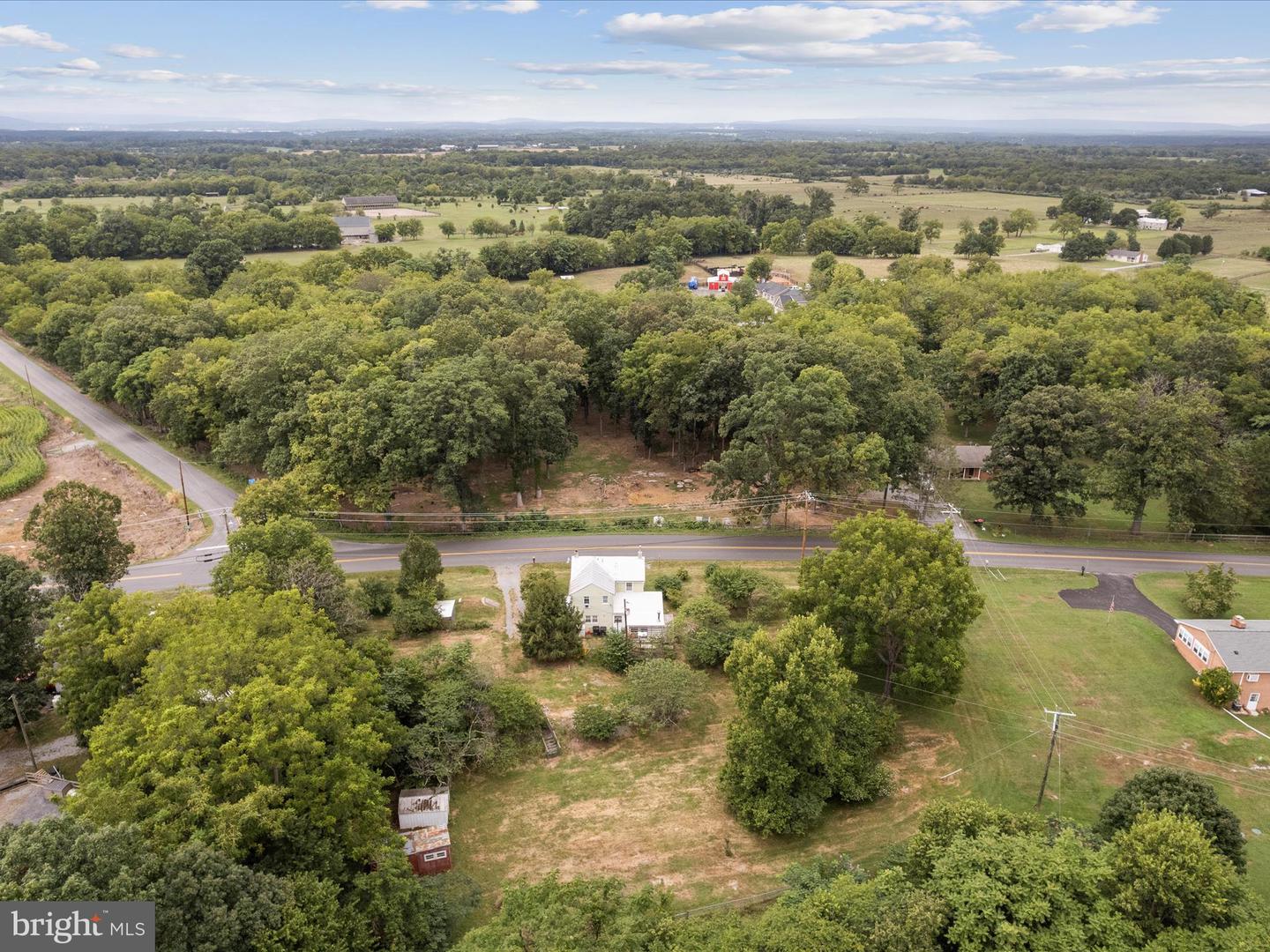 2050 CRUMS CHURCH RD, BERRYVILLE, Virginia 22611, 3 Bedrooms Bedrooms, ,2 BathroomsBathrooms,Residential,For sale,2050 CRUMS CHURCH RD,VACL2005982 MLS # VACL2005982