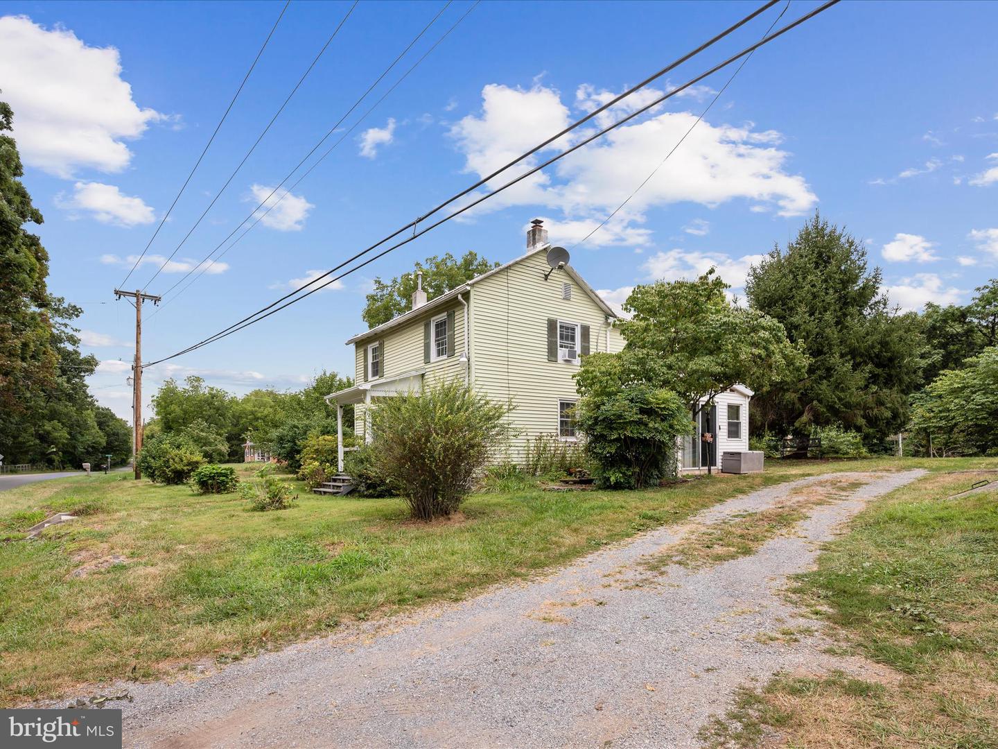 2050 CRUMS CHURCH RD, BERRYVILLE, Virginia 22611, 3 Bedrooms Bedrooms, ,2 BathroomsBathrooms,Residential,For sale,2050 CRUMS CHURCH RD,VACL2005982 MLS # VACL2005982