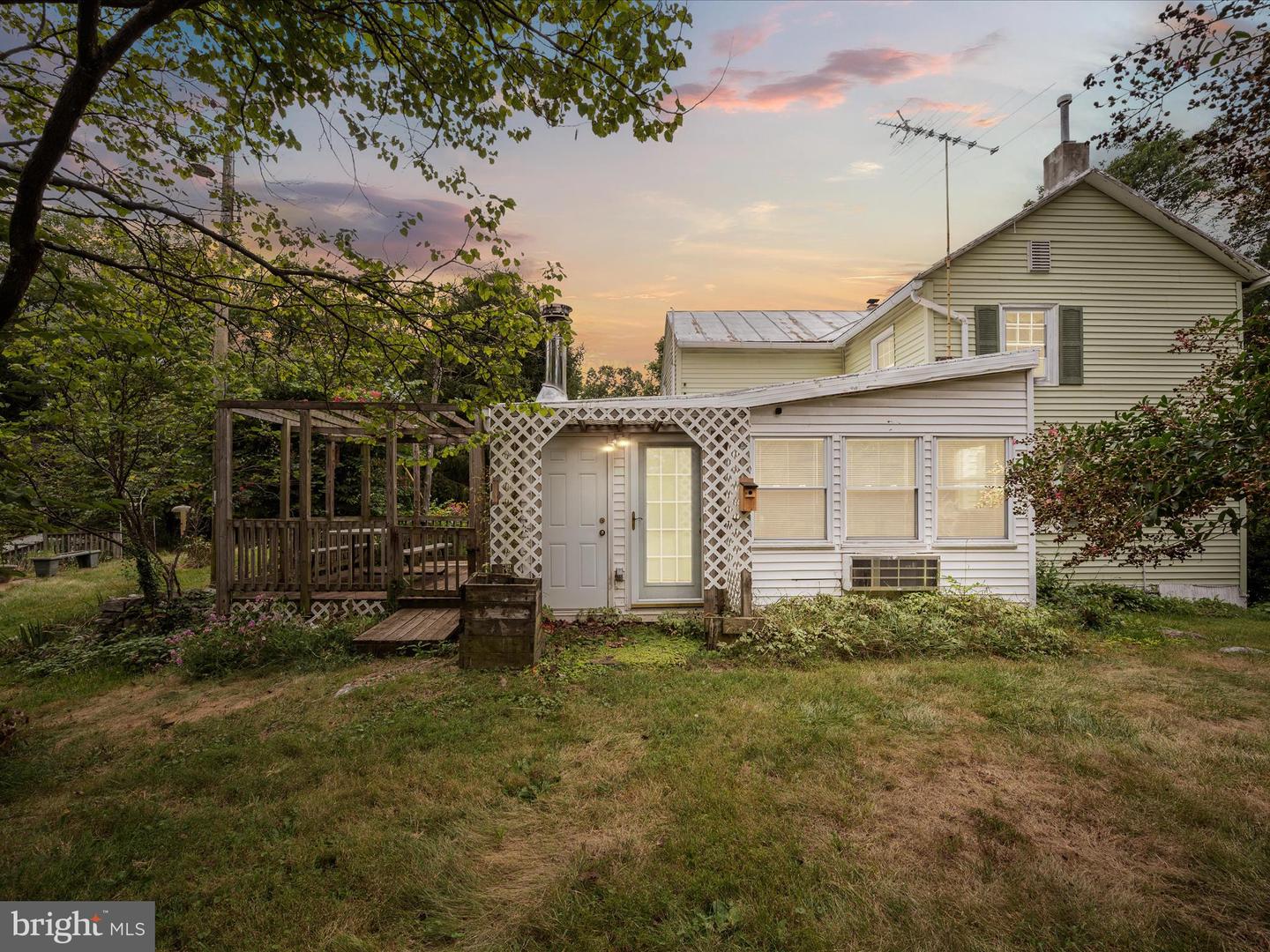 2050 CRUMS CHURCH RD, BERRYVILLE, Virginia 22611, 3 Bedrooms Bedrooms, ,2 BathroomsBathrooms,Residential,For sale,2050 CRUMS CHURCH RD,VACL2005982 MLS # VACL2005982