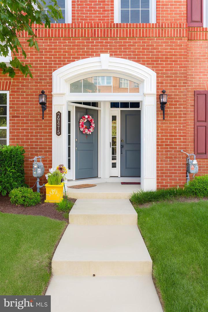 23475 BELVOIR WOODS TER, ASHBURN, Virginia 20148, 3 Bedrooms Bedrooms, ,2 BathroomsBathrooms,Residential,For sale,23475 BELVOIR WOODS TER,VALO2104902 MLS # VALO2104902