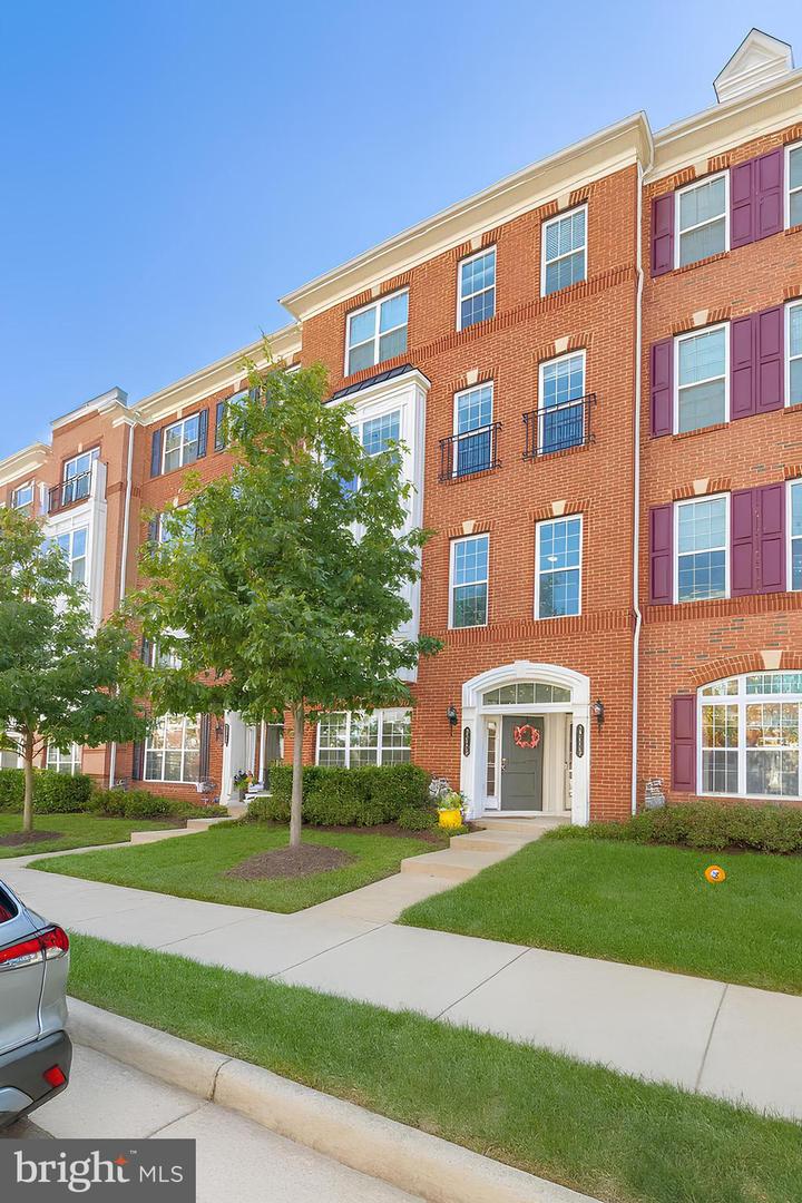 23475 BELVOIR WOODS TER, ASHBURN, Virginia 20148, 3 Bedrooms Bedrooms, ,2 BathroomsBathrooms,Residential,For sale,23475 BELVOIR WOODS TER,VALO2104902 MLS # VALO2104902