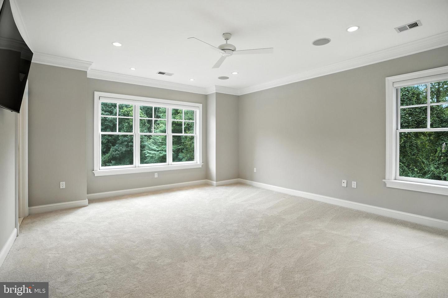 10603 CREAMCUP LN, GREAT FALLS, Virginia 22066, 5 Bedrooms Bedrooms, ,5 BathroomsBathrooms,Residential,For sale,10603 CREAMCUP LN,VAFX2262280 MLS # VAFX2262280