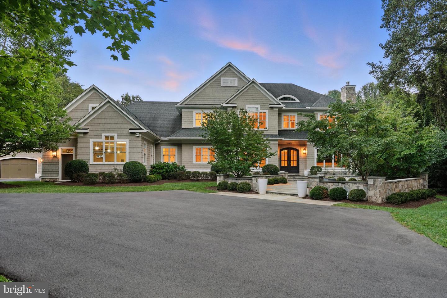 10603 CREAMCUP LN, GREAT FALLS, Virginia 22066, 5 Bedrooms Bedrooms, ,5 BathroomsBathrooms,Residential,For sale,10603 CREAMCUP LN,VAFX2262280 MLS # VAFX2262280