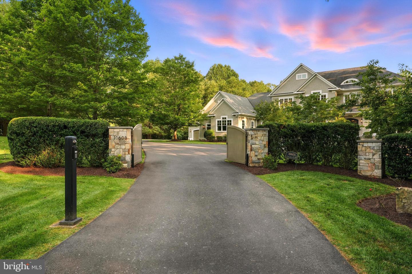 10603 CREAMCUP LN, GREAT FALLS, Virginia 22066, 5 Bedrooms Bedrooms, ,5 BathroomsBathrooms,Residential,For sale,10603 CREAMCUP LN,VAFX2262280 MLS # VAFX2262280