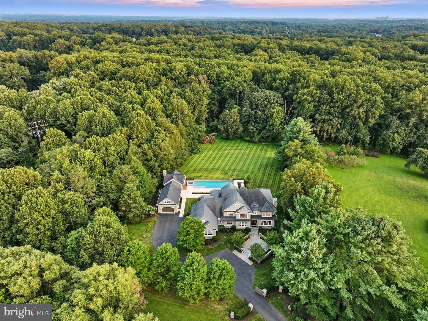 10603 CREAMCUP LN, GREAT FALLS, Virginia 22066, 5 Bedrooms Bedrooms, ,5 BathroomsBathrooms,Residential,For sale,10603 CREAMCUP LN,VAFX2262280 MLS # VAFX2262280