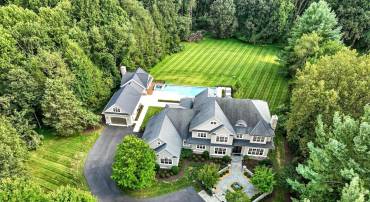 10603 CREAMCUP LN, GREAT FALLS, Virginia 22066, 5 Bedrooms Bedrooms, ,5 BathroomsBathrooms,Residential,For sale,10603 CREAMCUP LN,VAFX2262280 MLS # VAFX2262280