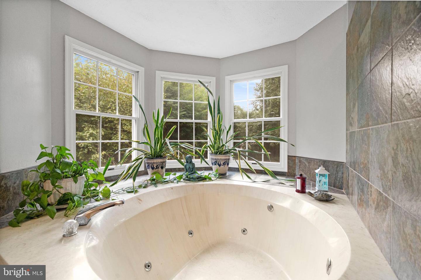 9462 WOODED GLEN AVE, BURKE, Virginia 22015, 5 Bedrooms Bedrooms, ,5 BathroomsBathrooms,Residential,For sale,9462 WOODED GLEN AVE,VAFX2262414 MLS # VAFX2262414