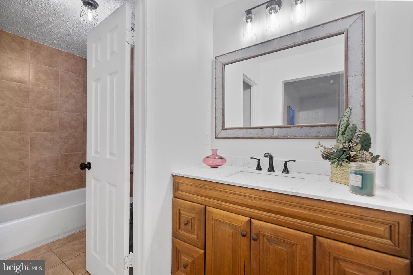 9462 WOODED GLEN AVE, BURKE, Virginia 22015, 5 Bedrooms Bedrooms, ,5 BathroomsBathrooms,Residential,For sale,9462 WOODED GLEN AVE,VAFX2262414 MLS # VAFX2262414