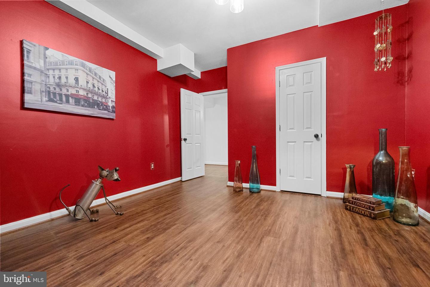 9462 WOODED GLEN AVE, BURKE, Virginia 22015, 5 Bedrooms Bedrooms, ,5 BathroomsBathrooms,Residential,For sale,9462 WOODED GLEN AVE,VAFX2262414 MLS # VAFX2262414
