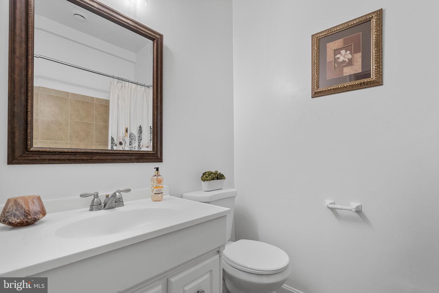 9462 WOODED GLEN AVE, BURKE, Virginia 22015, 5 Bedrooms Bedrooms, ,5 BathroomsBathrooms,Residential,For sale,9462 WOODED GLEN AVE,VAFX2262414 MLS # VAFX2262414