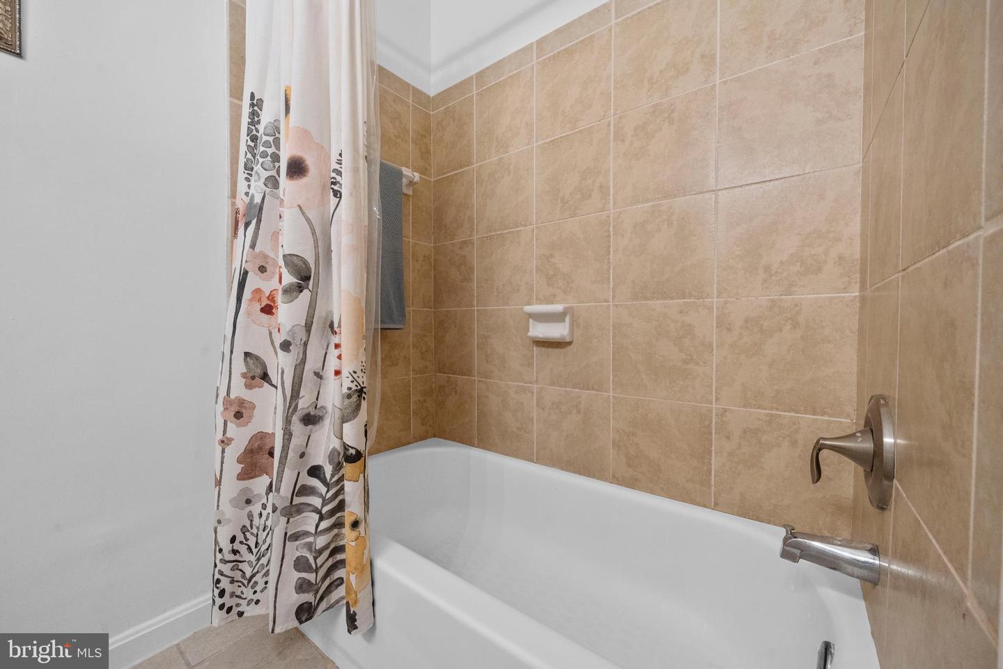 9462 WOODED GLEN AVE, BURKE, Virginia 22015, 5 Bedrooms Bedrooms, ,5 BathroomsBathrooms,Residential,For sale,9462 WOODED GLEN AVE,VAFX2262414 MLS # VAFX2262414