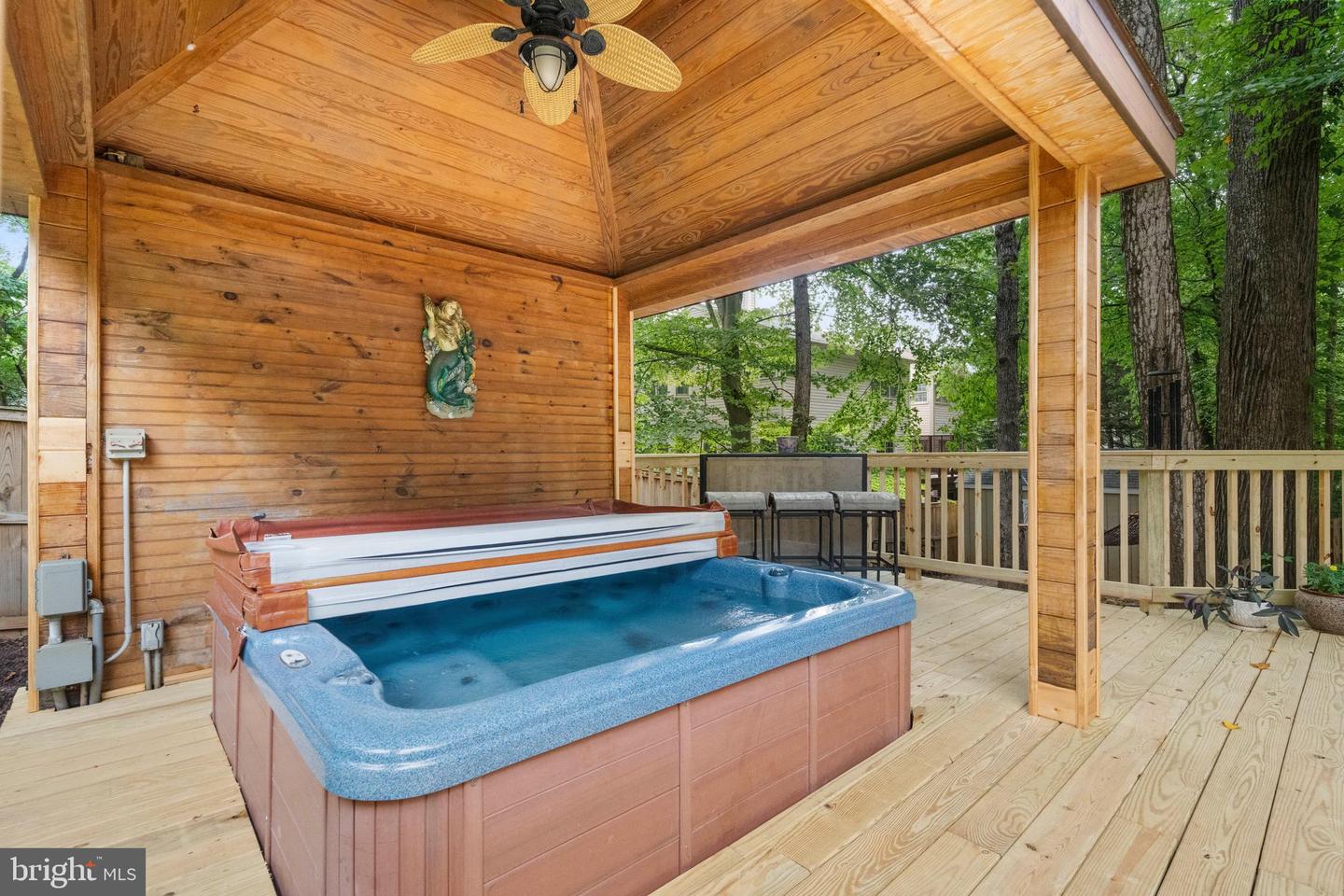 9462 WOODED GLEN AVE, BURKE, Virginia 22015, 5 Bedrooms Bedrooms, ,5 BathroomsBathrooms,Residential,For sale,9462 WOODED GLEN AVE,VAFX2262414 MLS # VAFX2262414