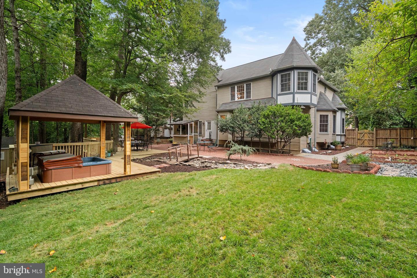 9462 WOODED GLEN AVE, BURKE, Virginia 22015, 5 Bedrooms Bedrooms, ,5 BathroomsBathrooms,Residential,For sale,9462 WOODED GLEN AVE,VAFX2262414 MLS # VAFX2262414