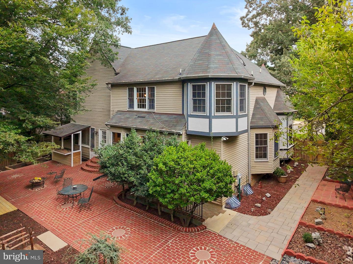 9462 WOODED GLEN AVE, BURKE, Virginia 22015, 5 Bedrooms Bedrooms, ,5 BathroomsBathrooms,Residential,For sale,9462 WOODED GLEN AVE,VAFX2262414 MLS # VAFX2262414