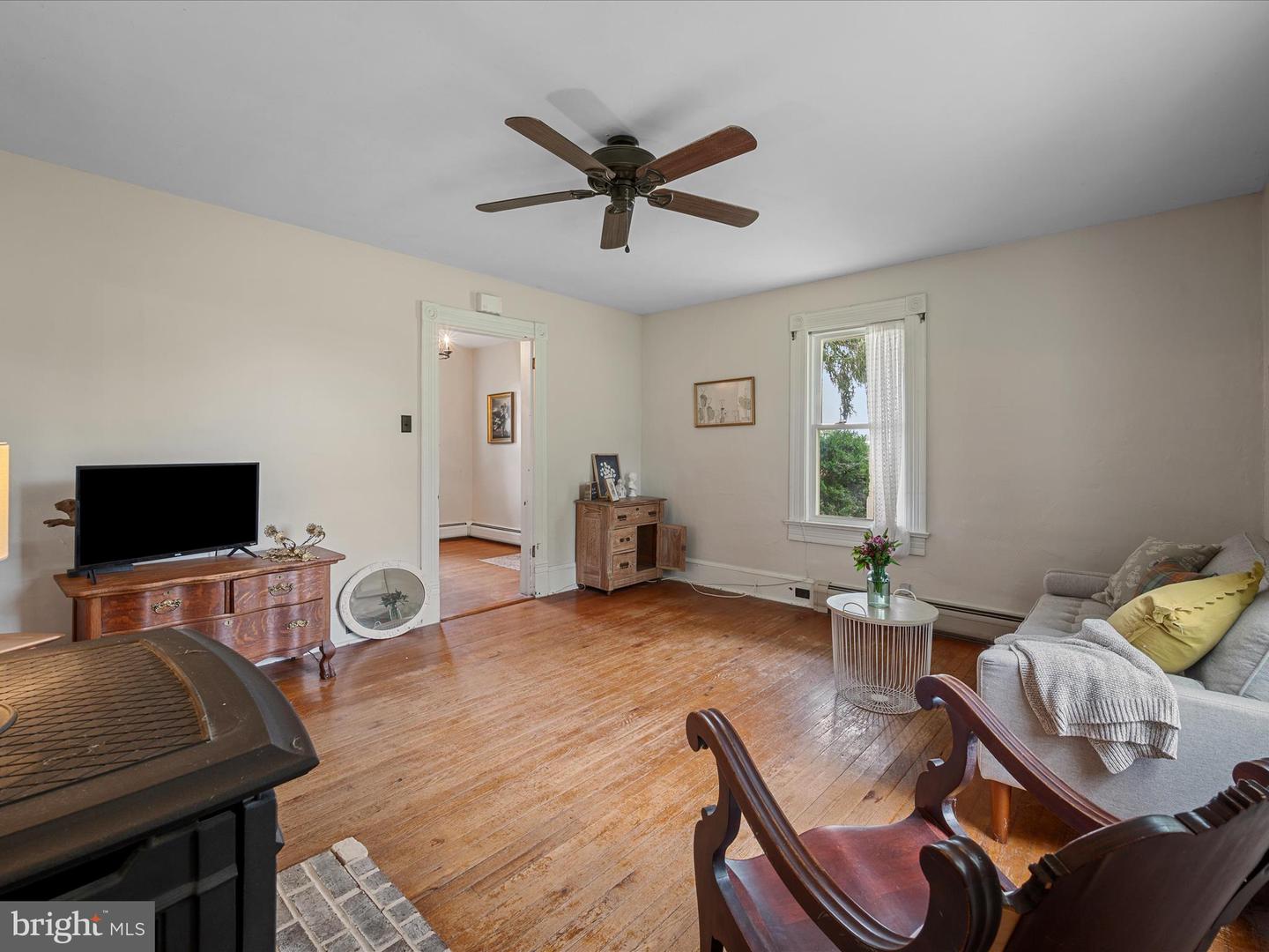 94 BETHEL CHURCH RD, EDINBURG, Virginia 22824, 3 Bedrooms Bedrooms, 9 Rooms Rooms,1 BathroomBathrooms,Residential,For sale,94 BETHEL CHURCH RD,VASH2012288 MLS # VASH2012288