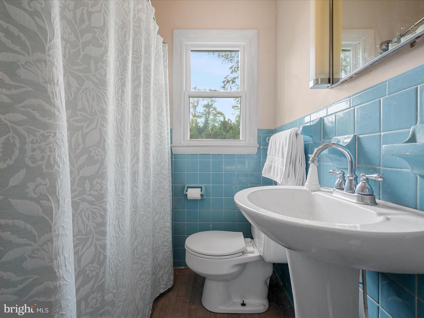 94 BETHEL CHURCH RD, EDINBURG, Virginia 22824, 3 Bedrooms Bedrooms, 9 Rooms Rooms,1 BathroomBathrooms,Residential,For sale,94 BETHEL CHURCH RD,VASH2012288 MLS # VASH2012288