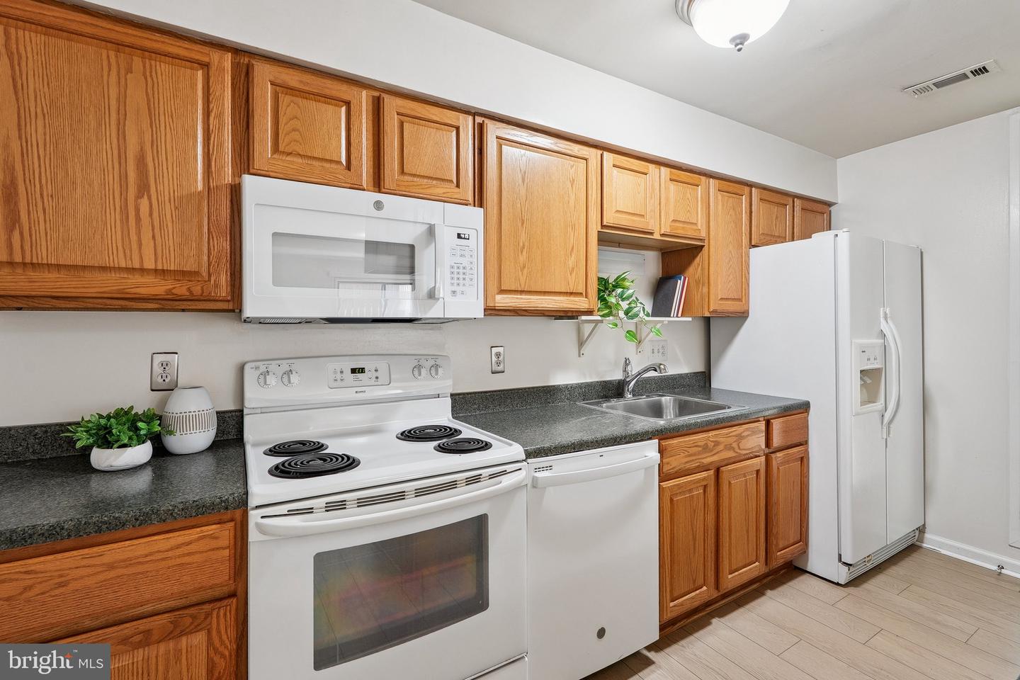 2343 GLADE BANK WAY, RESTON, Virginia 20191, 3 Bedrooms Bedrooms, ,2 BathroomsBathrooms,Residential,For sale,2343 GLADE BANK WAY,VAFX2262612 MLS # VAFX2262612