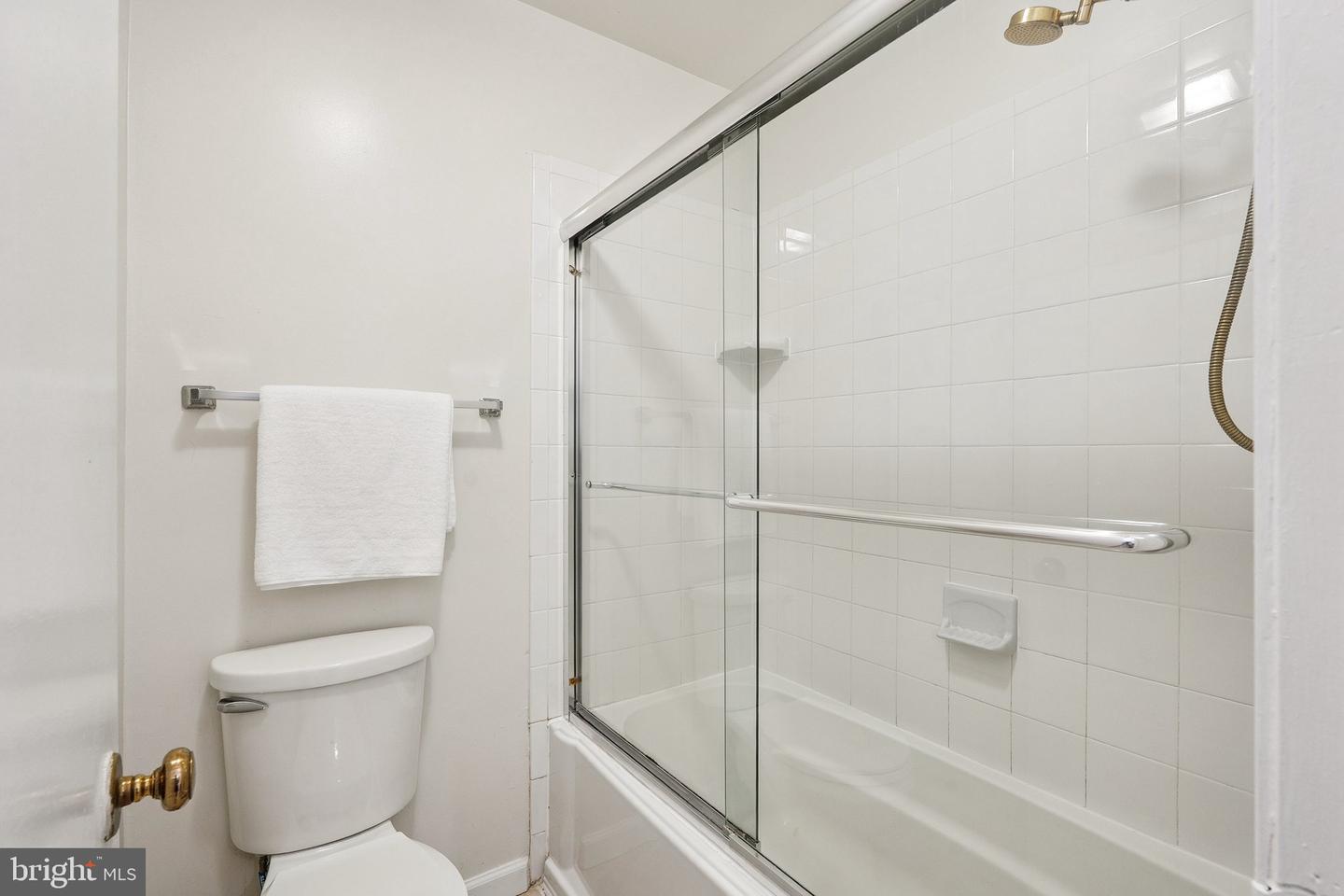 2343 GLADE BANK WAY, RESTON, Virginia 20191, 3 Bedrooms Bedrooms, ,2 BathroomsBathrooms,Residential,For sale,2343 GLADE BANK WAY,VAFX2262612 MLS # VAFX2262612