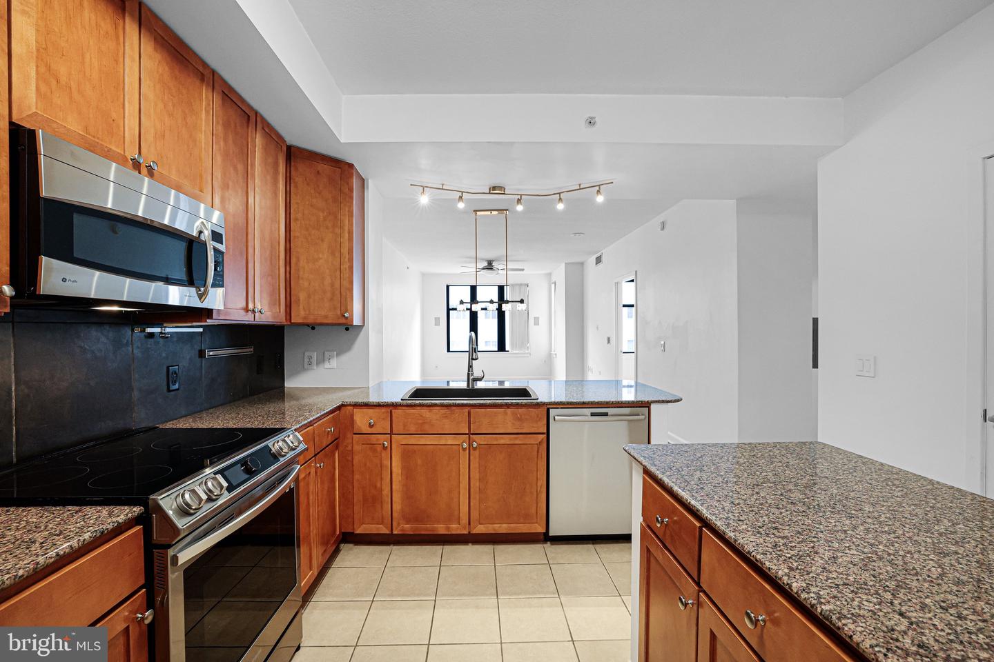 400 MASSACHUSETTS AVE NW #405, WASHINGTON, District Of Columbia 20001, 1 Bedroom Bedrooms, ,1 BathroomBathrooms,Residential,For sale,400 MASSACHUSETTS AVE NW #405,DCDC2216334 MLS # DCDC2216334