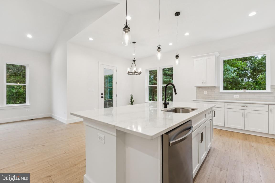14073 BERRY HILL RD, ELKWOOD, Virginia 22718, 3 Bedrooms Bedrooms, 7 Rooms Rooms,3 BathroomsBathrooms,Residential,For sale,14073 BERRY HILL RD,VACU2011388 MLS # VACU2011388