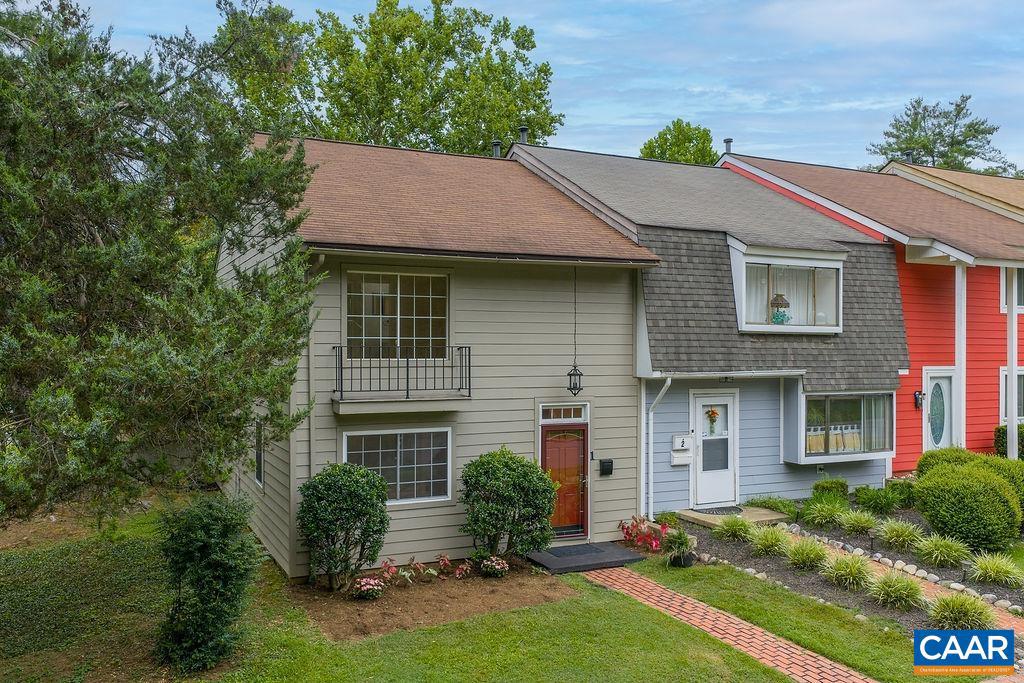 1 WOODLAKE DR, CHARLOTTESVILLE, Virginia 22901, 3 Bedrooms Bedrooms, ,1 BathroomBathrooms,Residential,For sale,1 WOODLAKE DR,668126 MLS # 668126