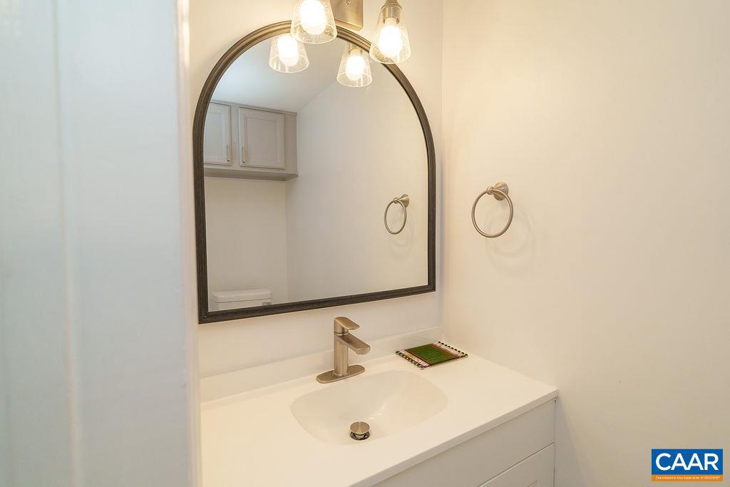 1 WOODLAKE DR, CHARLOTTESVILLE, Virginia 22901, 3 Bedrooms Bedrooms, ,1 BathroomBathrooms,Residential,For sale,1 WOODLAKE DR,668126 MLS # 668126
