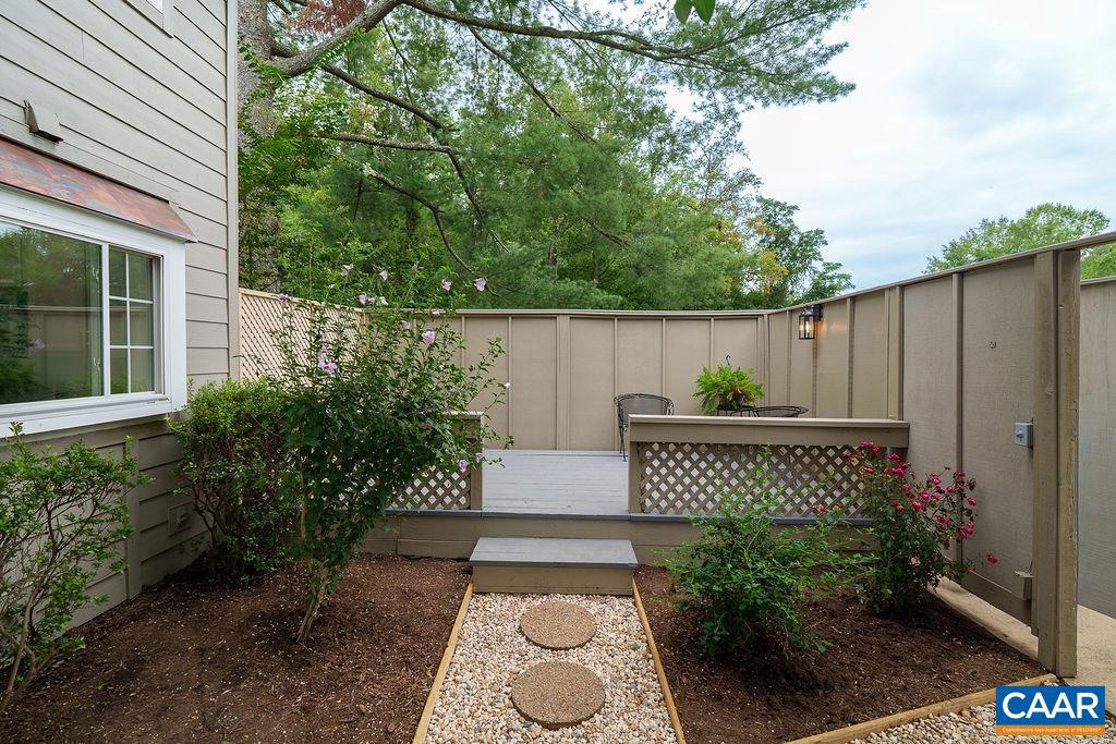 1 WOODLAKE DR, CHARLOTTESVILLE, Virginia 22901, 3 Bedrooms Bedrooms, ,1 BathroomBathrooms,Residential,For sale,1 WOODLAKE DR,668126 MLS # 668126