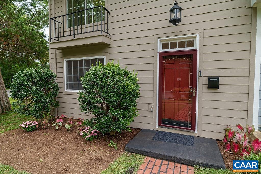 1 WOODLAKE DR, CHARLOTTESVILLE, Virginia 22901, 3 Bedrooms Bedrooms, ,1 BathroomBathrooms,Residential,For sale,1 WOODLAKE DR,668126 MLS # 668126