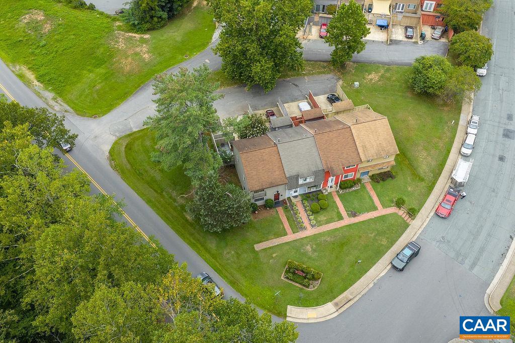 1 WOODLAKE DR, CHARLOTTESVILLE, Virginia 22901, 3 Bedrooms Bedrooms, ,1 BathroomBathrooms,Residential,For sale,1 WOODLAKE DR,668126 MLS # 668126