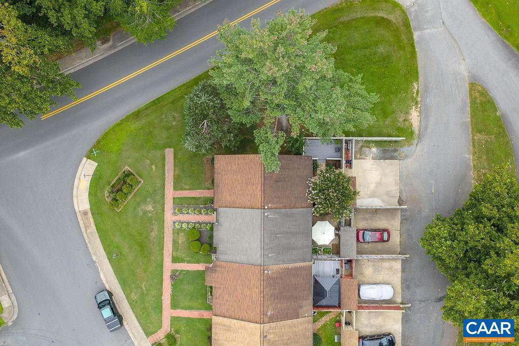 1 WOODLAKE DR, CHARLOTTESVILLE, Virginia 22901, 3 Bedrooms Bedrooms, ,1 BathroomBathrooms,Residential,For sale,1 WOODLAKE DR,668126 MLS # 668126