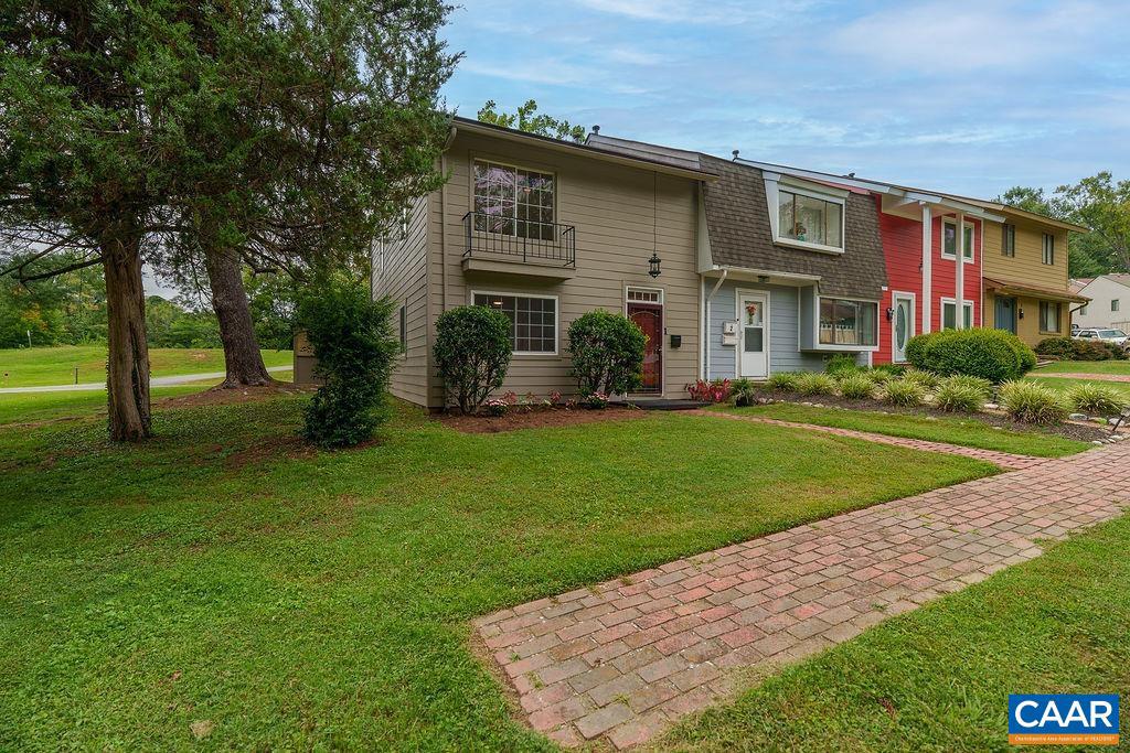 1 WOODLAKE DR, CHARLOTTESVILLE, Virginia 22901, 3 Bedrooms Bedrooms, ,1 BathroomBathrooms,Residential,For sale,1 WOODLAKE DR,668126 MLS # 668126