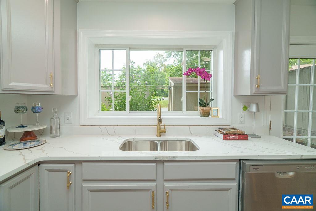 1 WOODLAKE DR, CHARLOTTESVILLE, Virginia 22901, 3 Bedrooms Bedrooms, ,1 BathroomBathrooms,Residential,For sale,1 WOODLAKE DR,668126 MLS # 668126