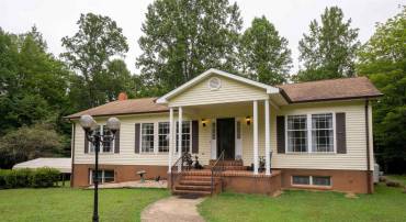 842 POINDEXTER RD, LOUISA, Virginia 23093, 3 Bedrooms Bedrooms, ,3 BathroomsBathrooms,Residential,For sale,842 POINDEXTER RD,668138 MLS # 668138