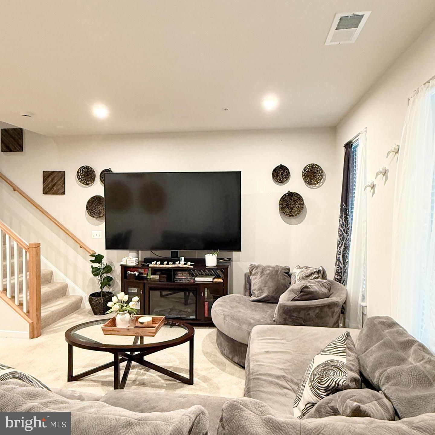 516 TASSITA LN, MANASSAS PARK, Virginia 20111, 2 Bedrooms Bedrooms, 5 Rooms Rooms,2 BathroomsBathrooms,Residential,For sale,516 TASSITA LN,VAMP2003258 MLS # VAMP2003258